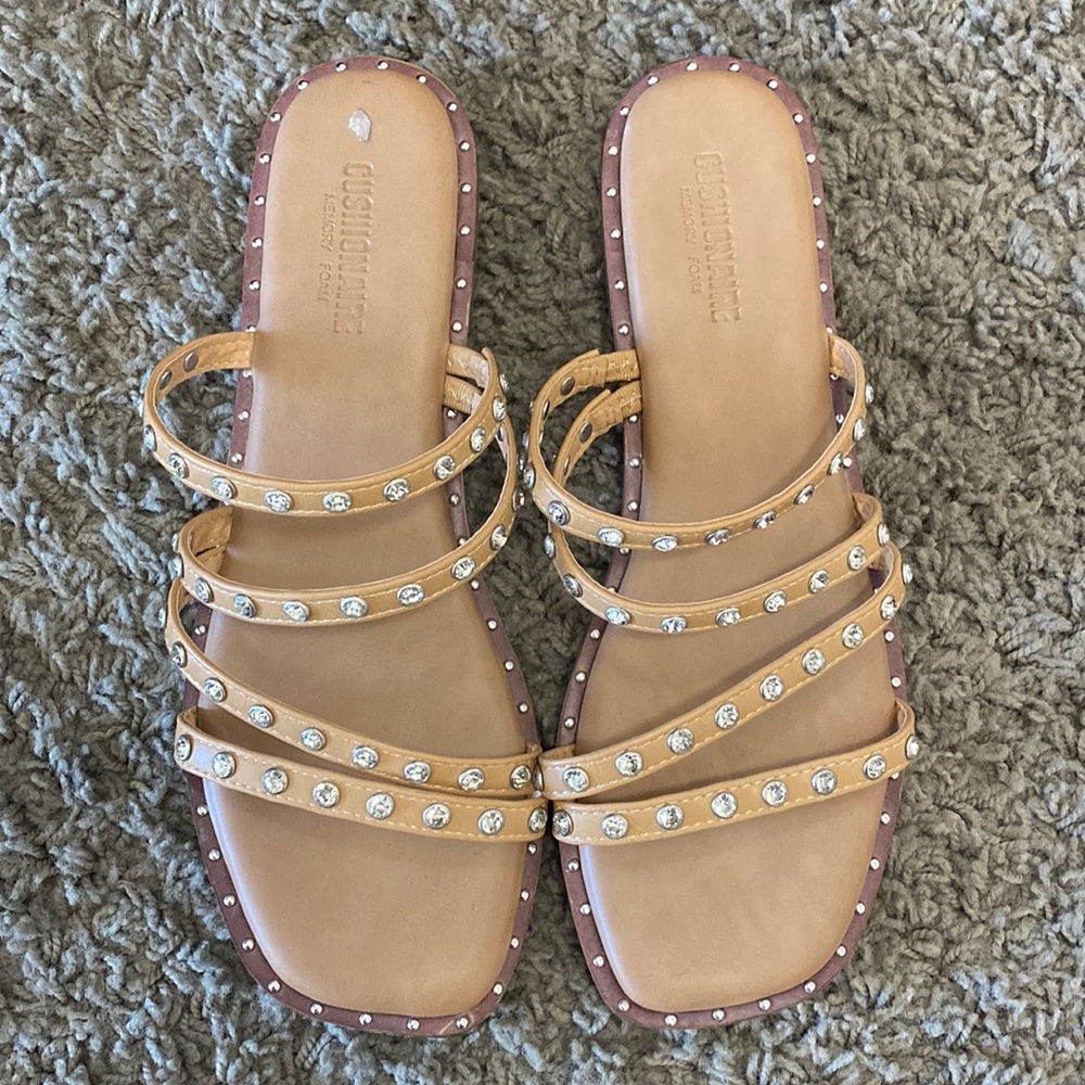 Cushionnaire Sandals